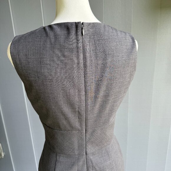 Banana Republic Sleeveless Gray Wool Blend Sleeveless Sheath - Size 2 - Picture 9 of 9
